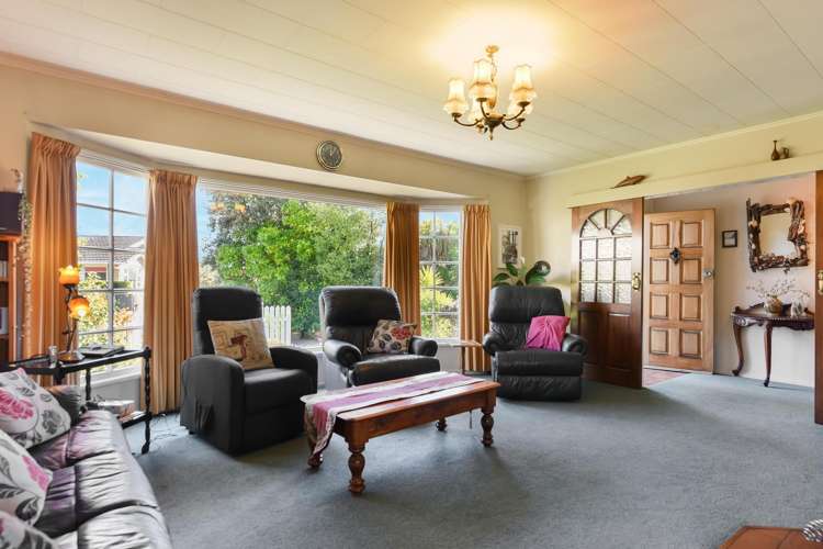 11 Kipling Crescent Stoke_7