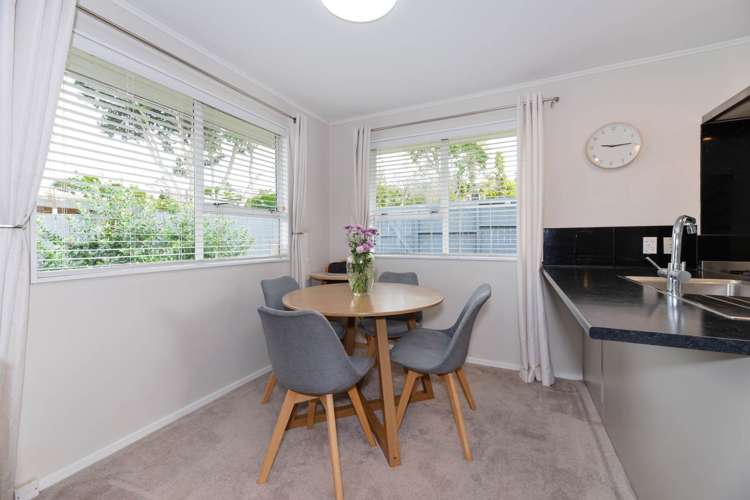 1/20 Lambrown Drive Totara Vale_14