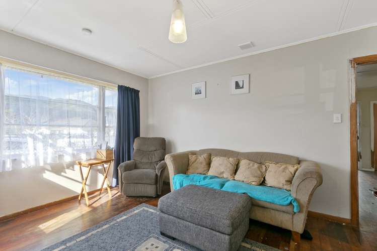 195 Wellington Road Wainuiomata_5