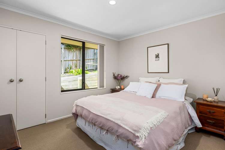 40 Rivervale Grove Stanmore Bay_16