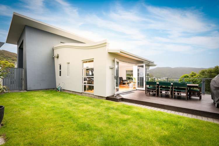 7 Caughley Grove Karori_24