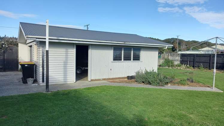 3 Carlyle Street Tuatapere_17