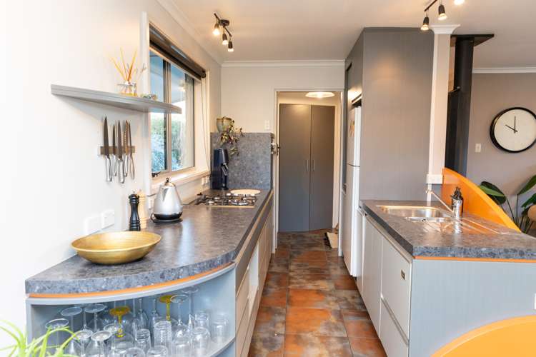 10 Dale Crescent Gore Surrounds_5