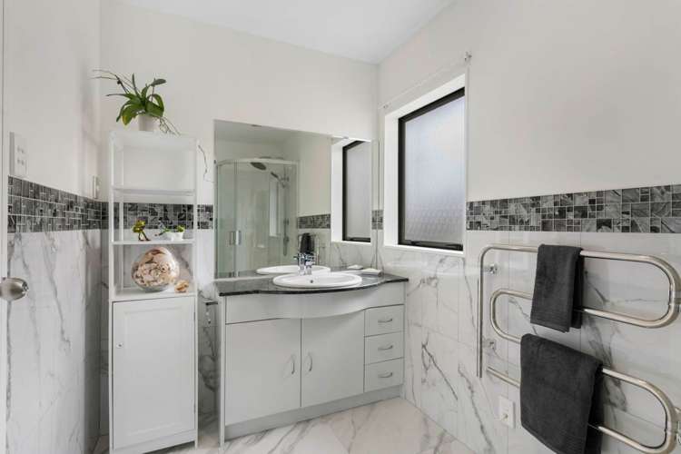 11 Ballydonegan Rise East Tamaki_21