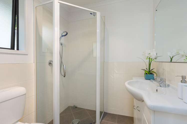 33 Admirals Court Drive Greenhithe_17