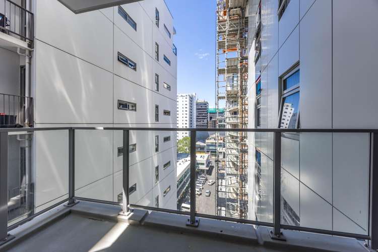 10K/135 Victoria Street West_1