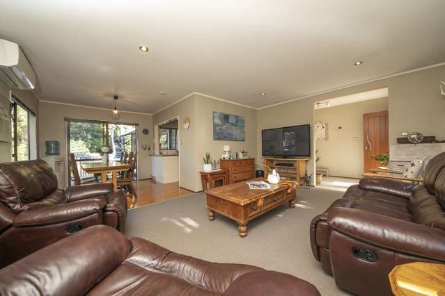 8 Kaurimu Rise Titirangi_4