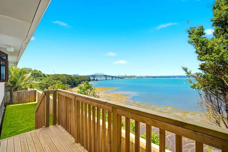 96 & 96A Queen Street Northcote Point_27