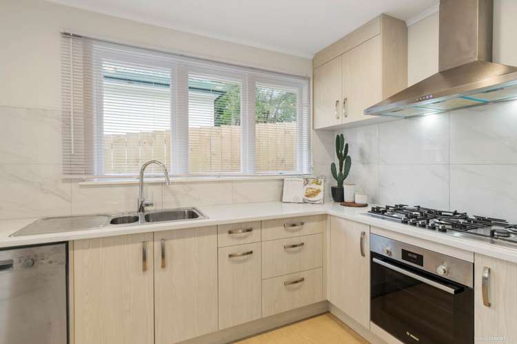 15 Sheridan Drive New Lynn_6