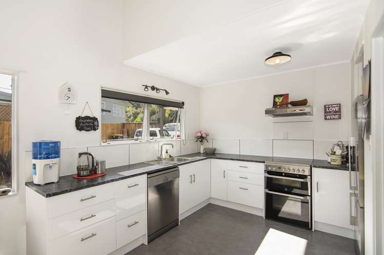 55 Eighty Eight Valley Road Wakefield_10