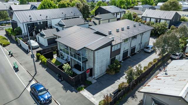 10 Studios Apartments in 1 line on Fitzgerald Ave