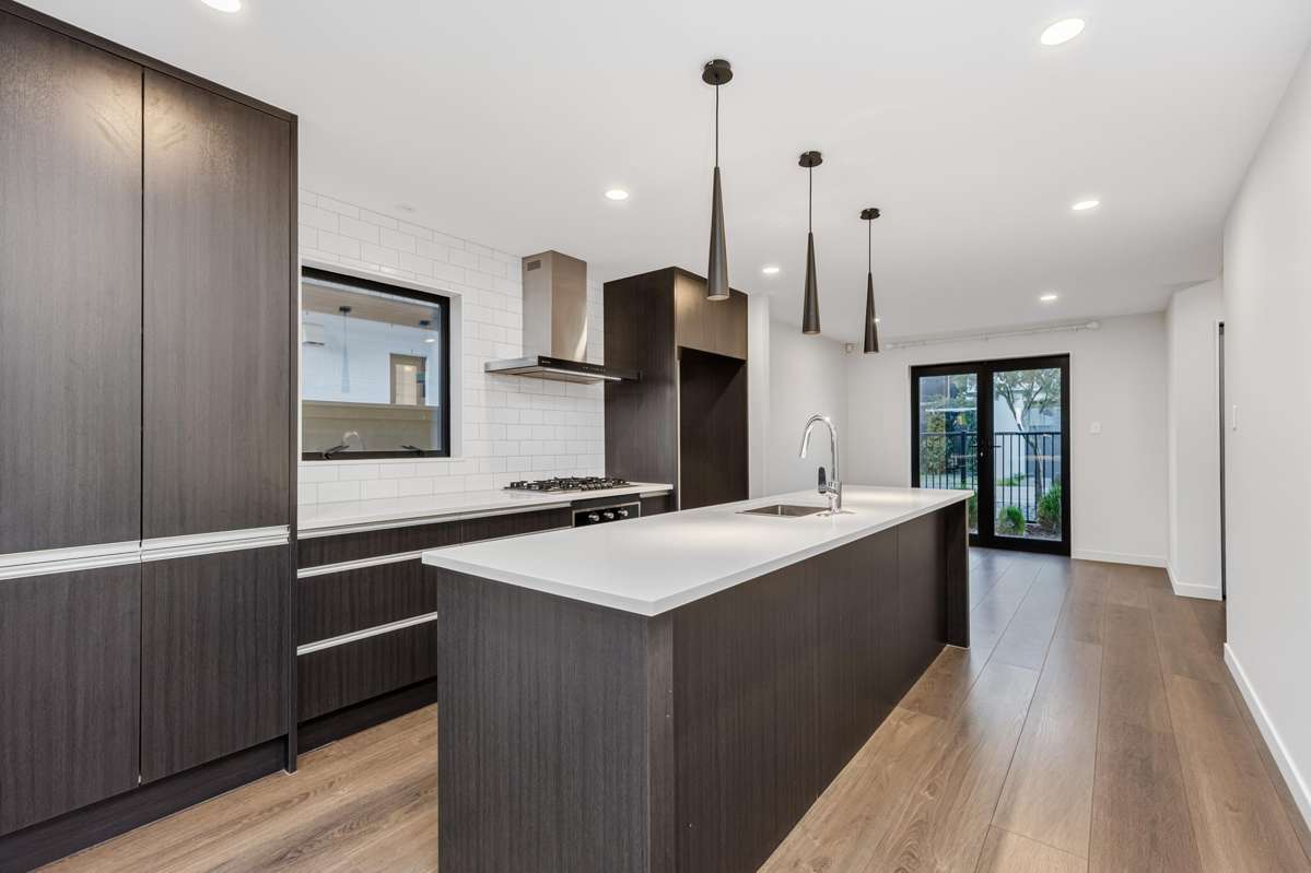 6 Alexander French Close_1