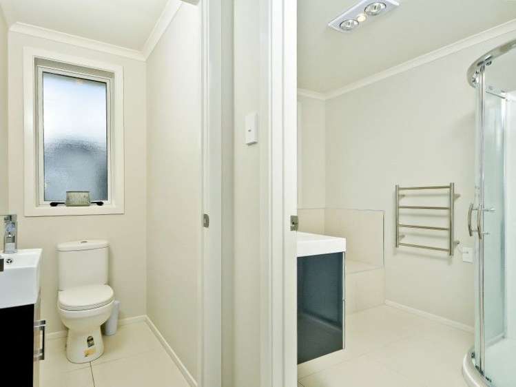 9 Cabourne Drive Glenview_7