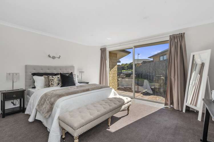 42 Somerton Drive Huntington_9