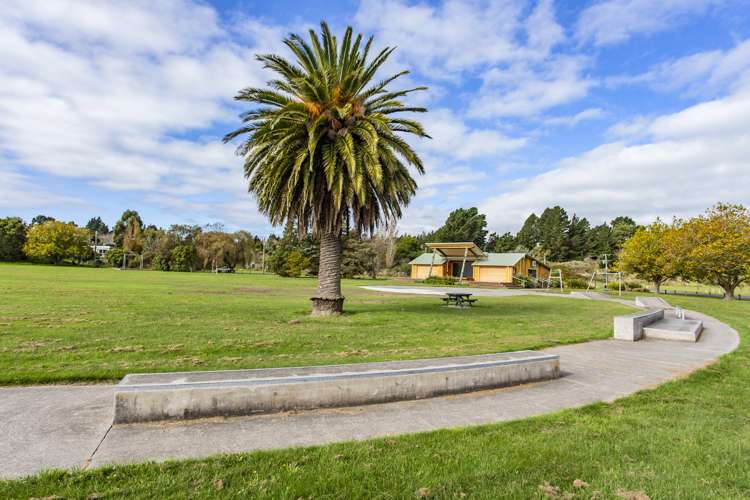 45 Batten Grove The Pines Beach_14