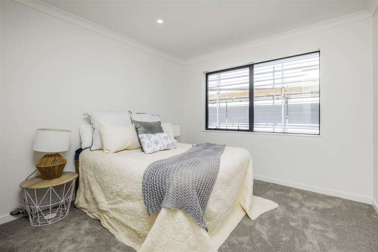 5 Woodacre Street Flat Bush_16