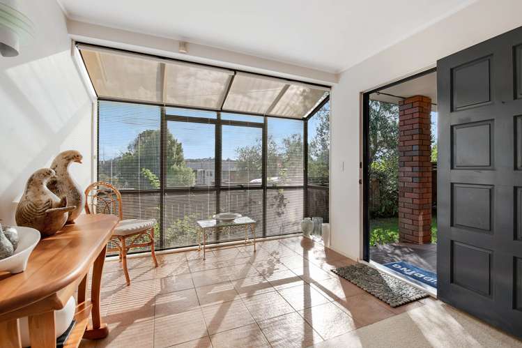 2/32a Howard Road Northcote_5