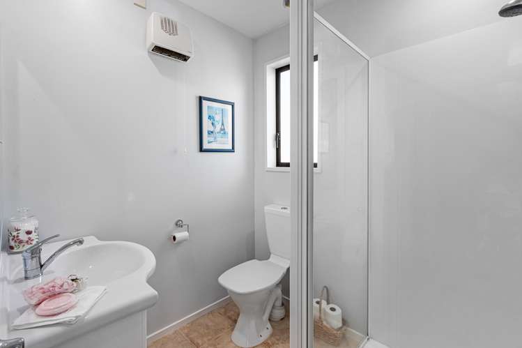 23b Salford Avenue Redwood_12