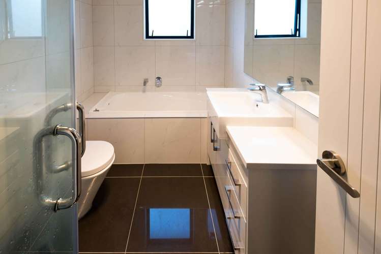 10 Veneta Close Flat Bush_15