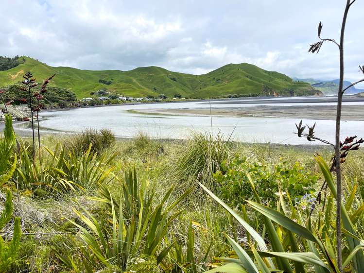 15 Esplanade Marokopa_29