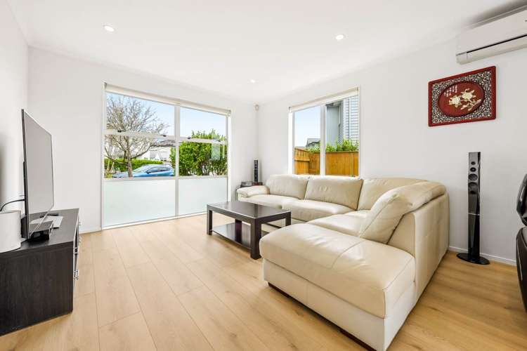77 Mackay Drive Greenhithe_5