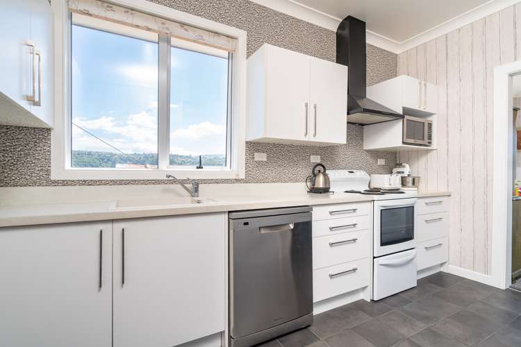 63 Easther Crescent Kew_11