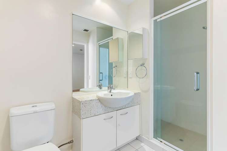 2f/5 Charlotte Street Eden Terrace_5