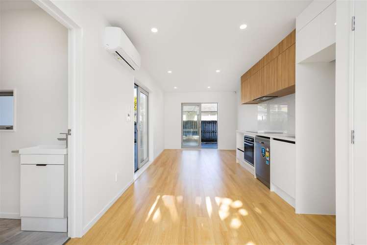 2/38 Cape Road Mangere_5