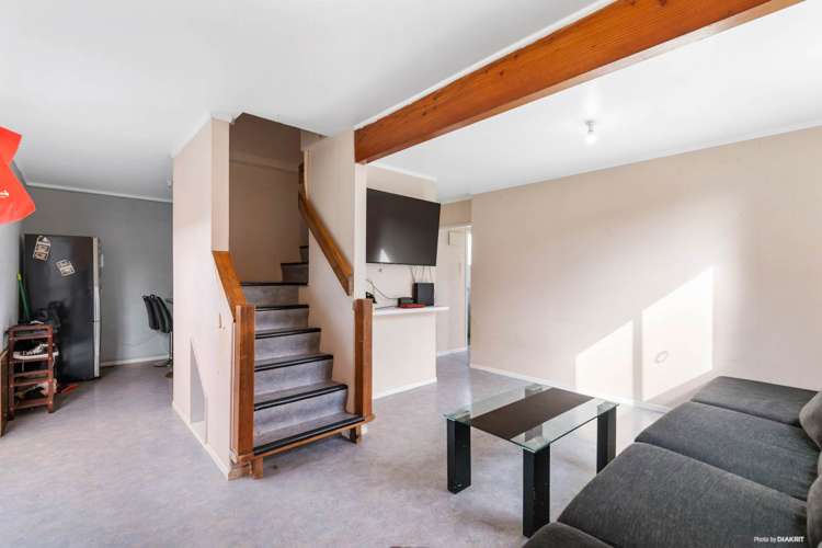 61b Cobham Crescent Kelston_3