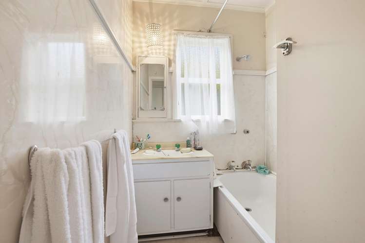 48 Hinau Street Tawa_16
