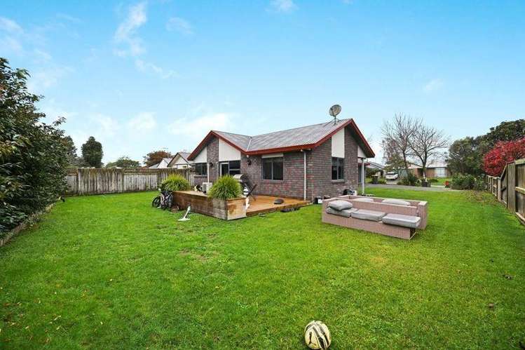 60 Bouverie Crescent 2743_1