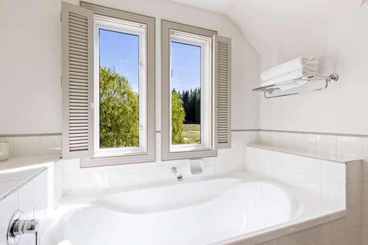 10 Fox's Rush Millbrook Resort_13