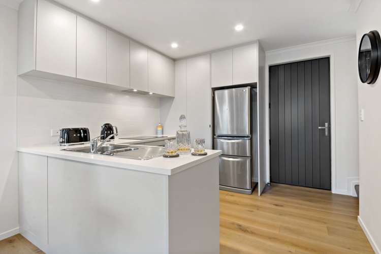 8 Patariki Way Beach Haven_2