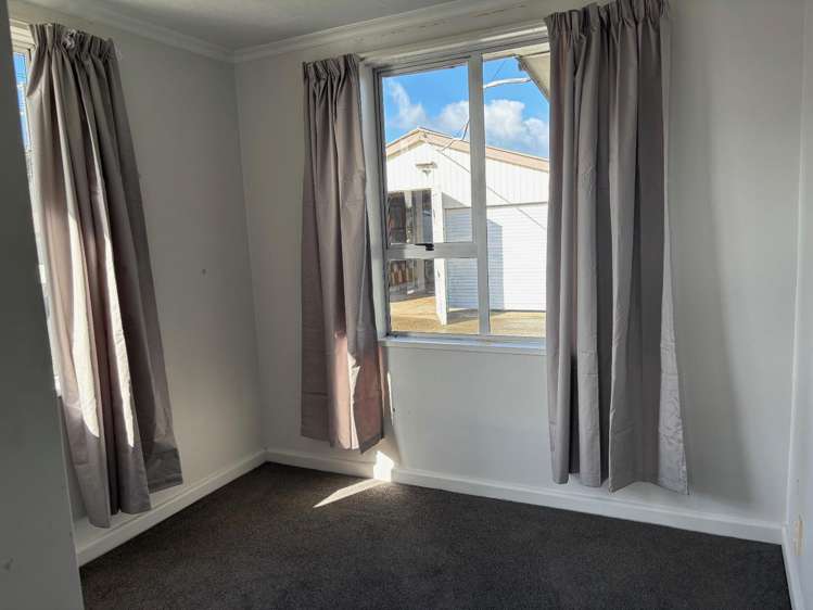 42 Disraeli Street 10113_5