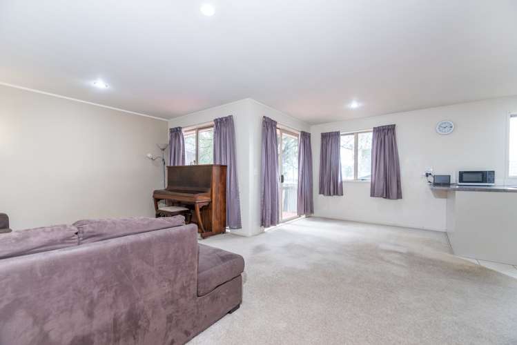 6 Dovey Place Massey_9