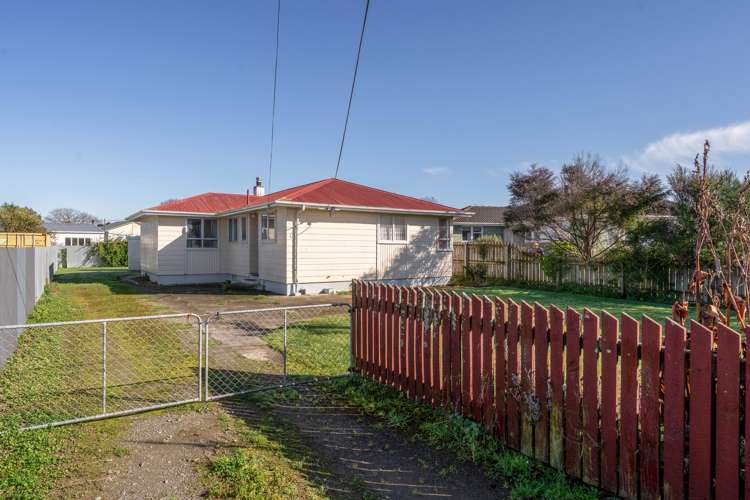 56 Stuart Crescent Masterton_13
