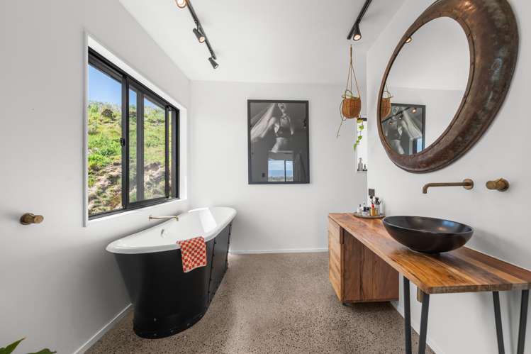 1031 Lake Ferry Road Martinborough_13