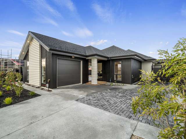 Brand New - 5 Bedroom Home - Exceptional Design