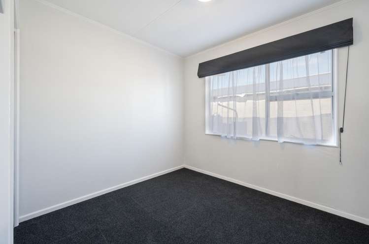 4/13 Derby Street Stoke_6