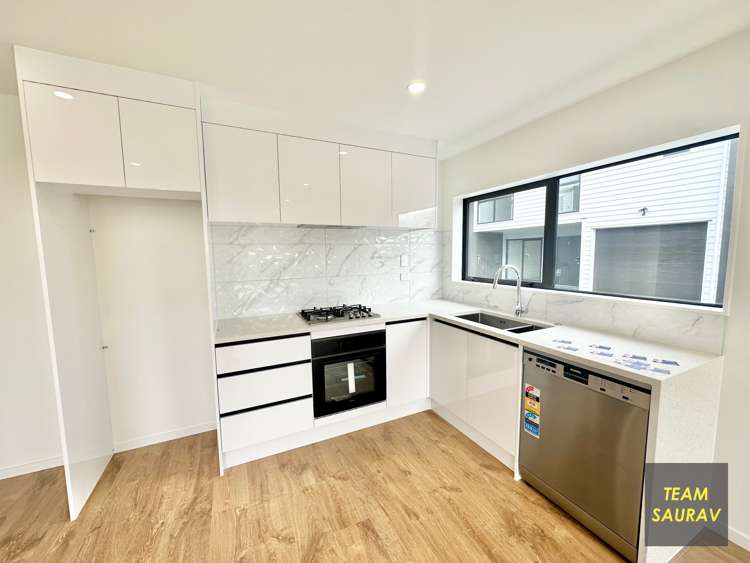 8/16 Clark Road Pahurehure_7