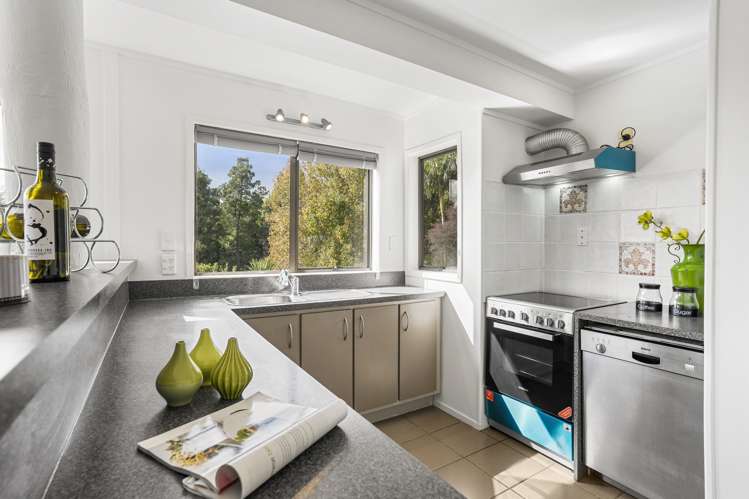 8 Lynngate Place Hillcrest_12