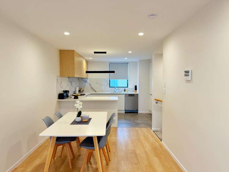 8/32A Westgate Drive 2362_5