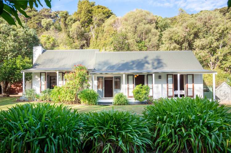 37 Penlington Place Akaroa_0