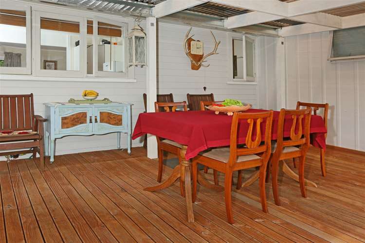 25 Neil Avenue Te Atatu Peninsula_11