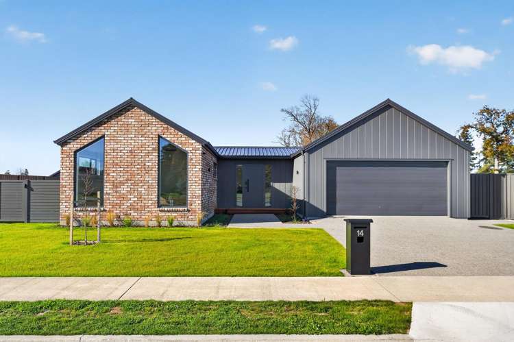 14 Sir Bob Charles Drive_0