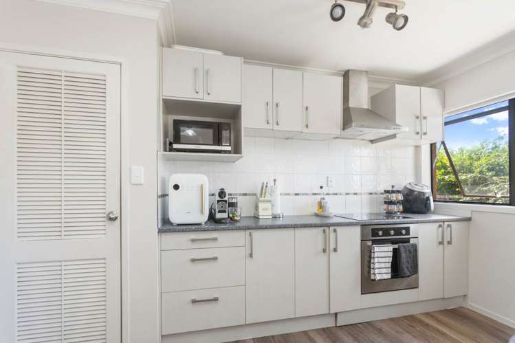 1/21 Bracken Avenue Takapuna_8