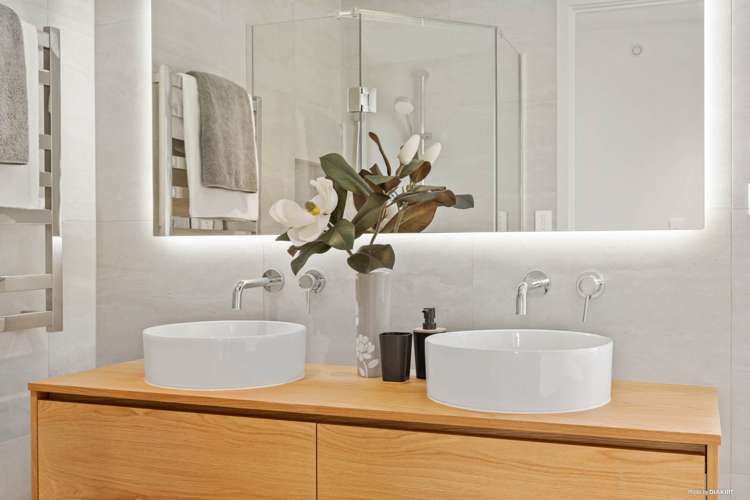 13a Queensway Three Kings_24