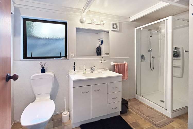 1 Feary Crescent Takaka_11