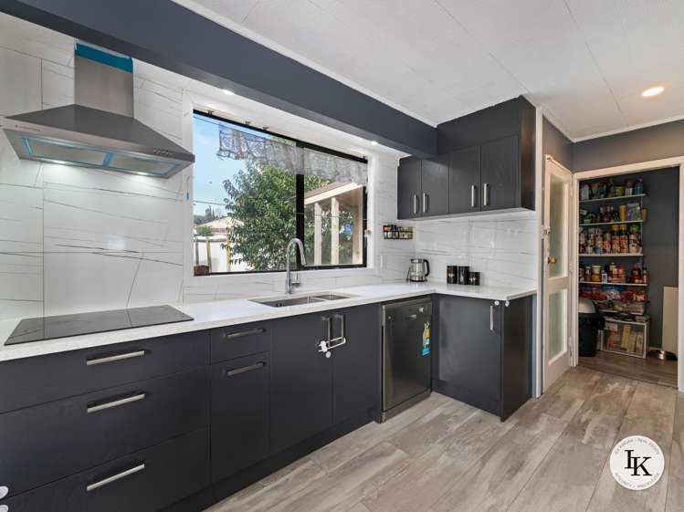 151 Boundary Road Clover Park_7