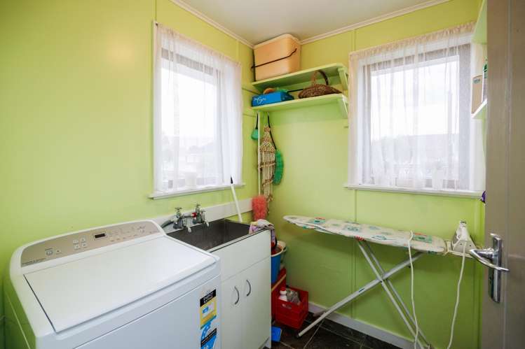 9 Bristol Crescent Roslyn_11